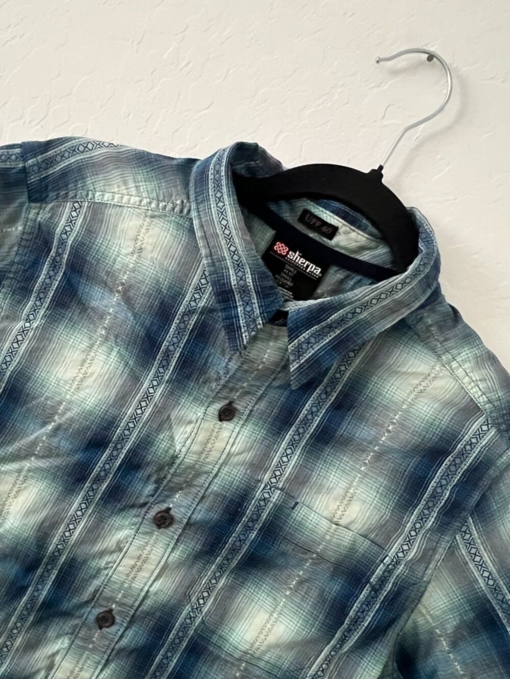 Sherpa Adventure Gear Shirt Mens Small Plaid UPF 40 Short Sleeve Outdoor Hiking